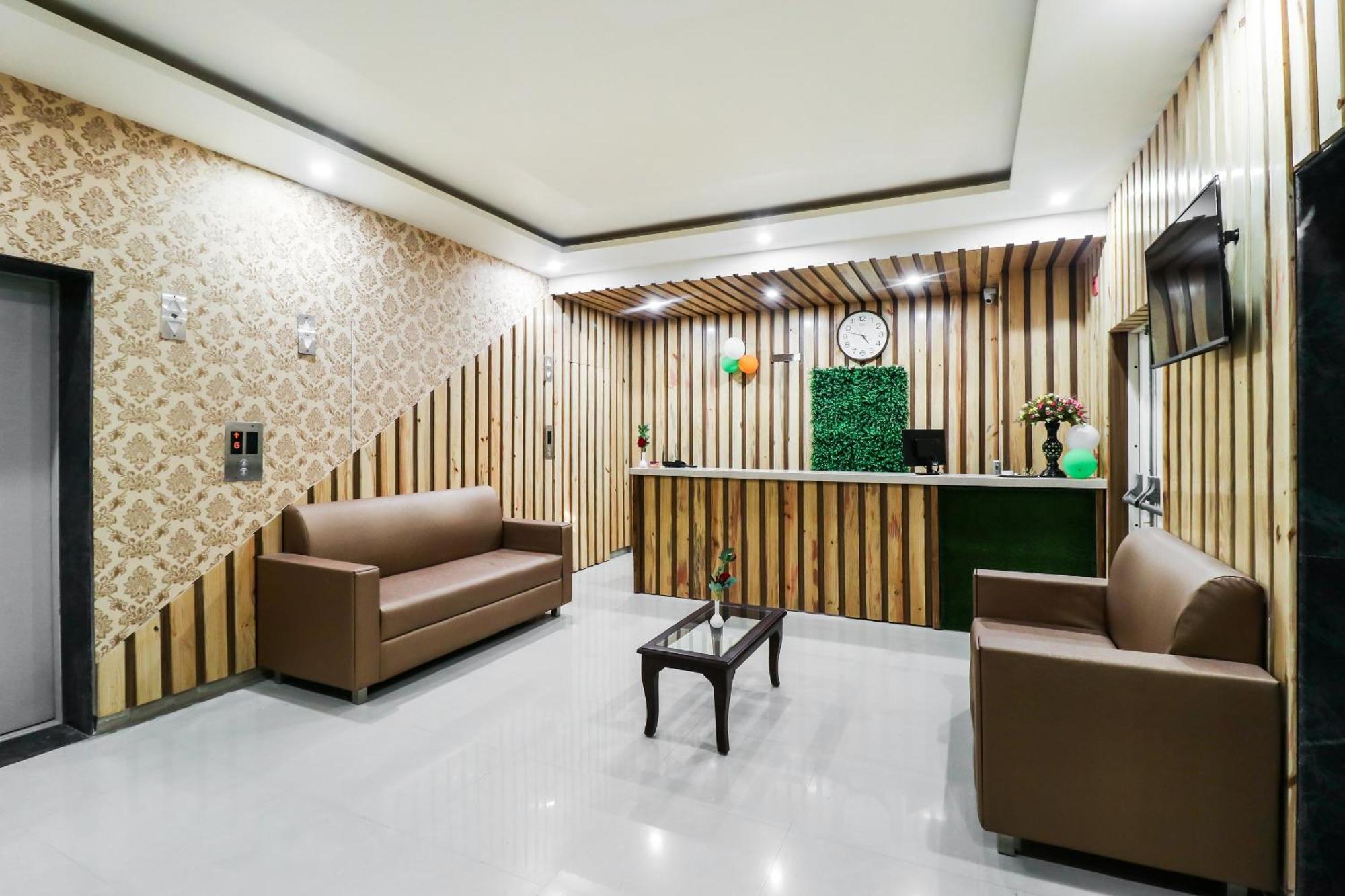 Hotel Grand 81 Фаридабад Экстерьер фото