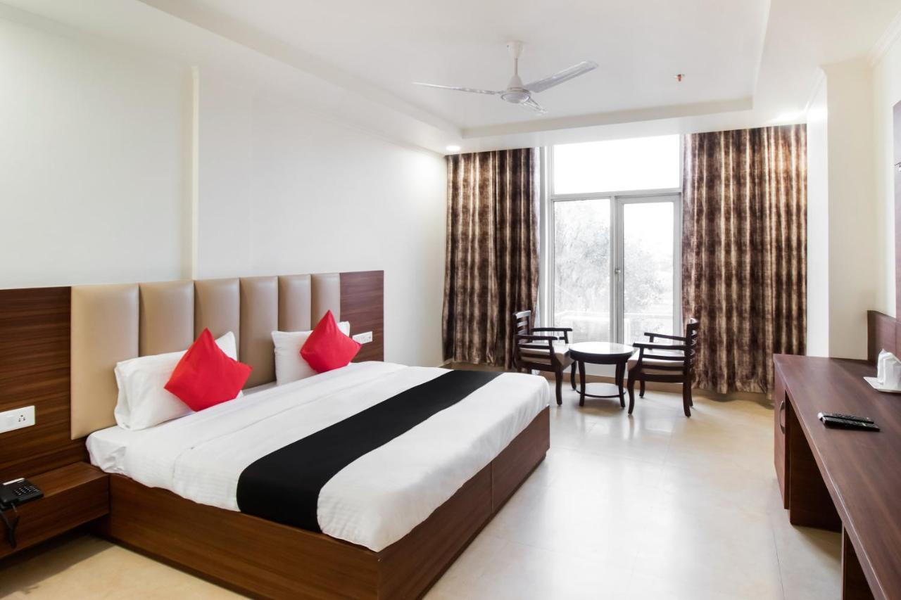 Hotel Grand 81 Фаридабад Экстерьер фото