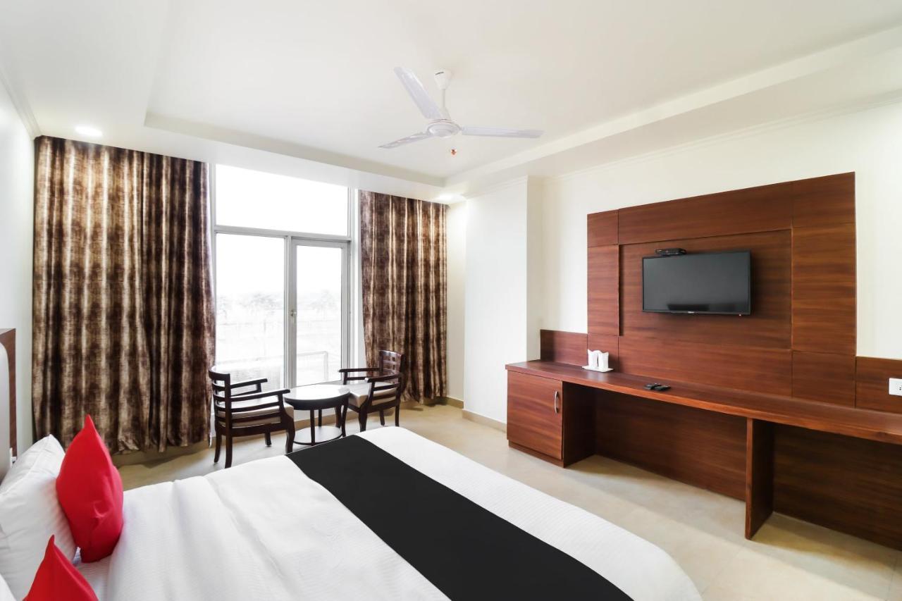 Hotel Grand 81 Фаридабад Экстерьер фото