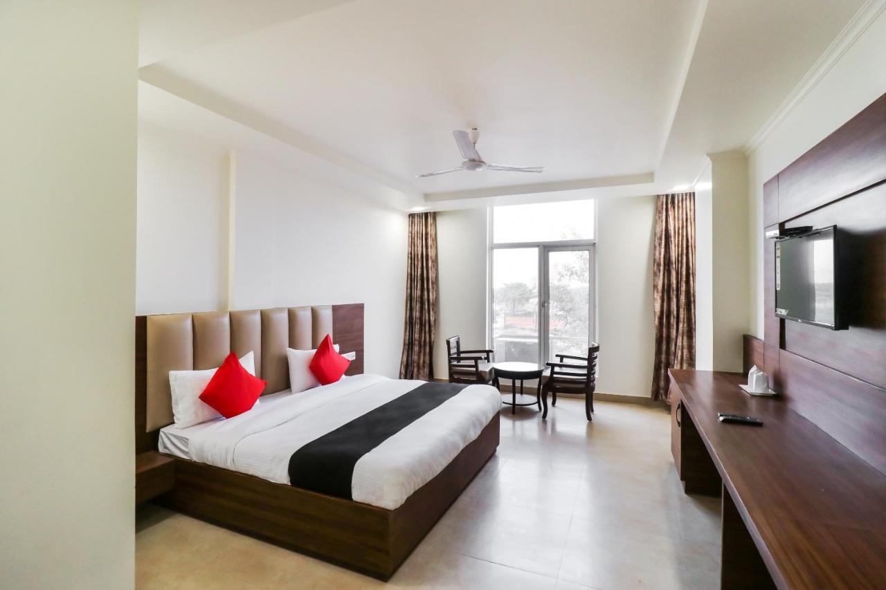 Hotel Grand 81 Фаридабад Экстерьер фото